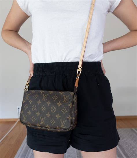 cross body strap louis vuitton.